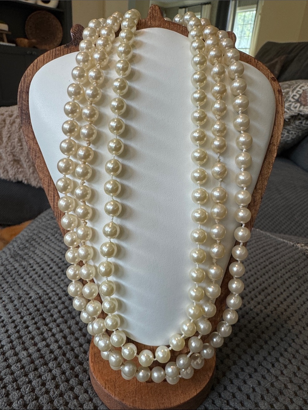 Classic faux  Ivory Pearl Necklace - Elegant Women's Jewelry